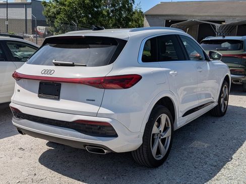Used 2025 Audi Q5 Premium Plus w/ Premium Plus AWD/4WD image 3