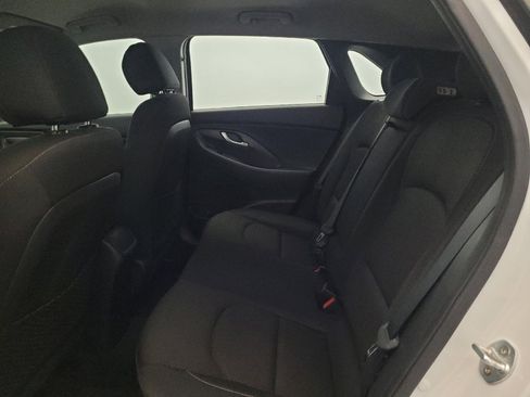 Used 2018 Hyundai Elantra GT w/ Style Package 02 FWD image 18