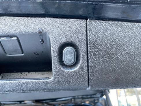 Used 2019 GMC Yukon Denali w/ Denali Ultimate Package image 24