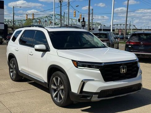 Used 2025 Honda Pilot Elite image 7
