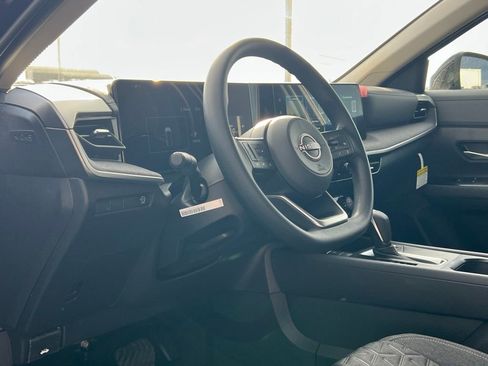 New 2026 Nissan Kicks SV image 10