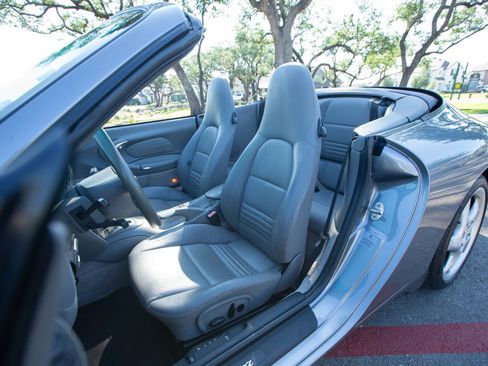 Used 2001 Porsche 911 Cabriolet image 16