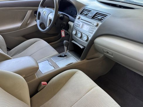 Used 2011 Toyota Camry LE image 17