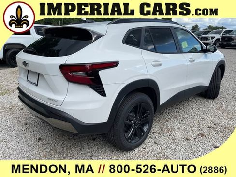 New 2026 Chevrolet Trax ACTIV w/ Sunroof Package FWD image 14