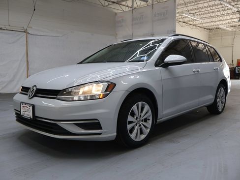 Used 2019 Volkswagen Golf S AWD/4WD image 3