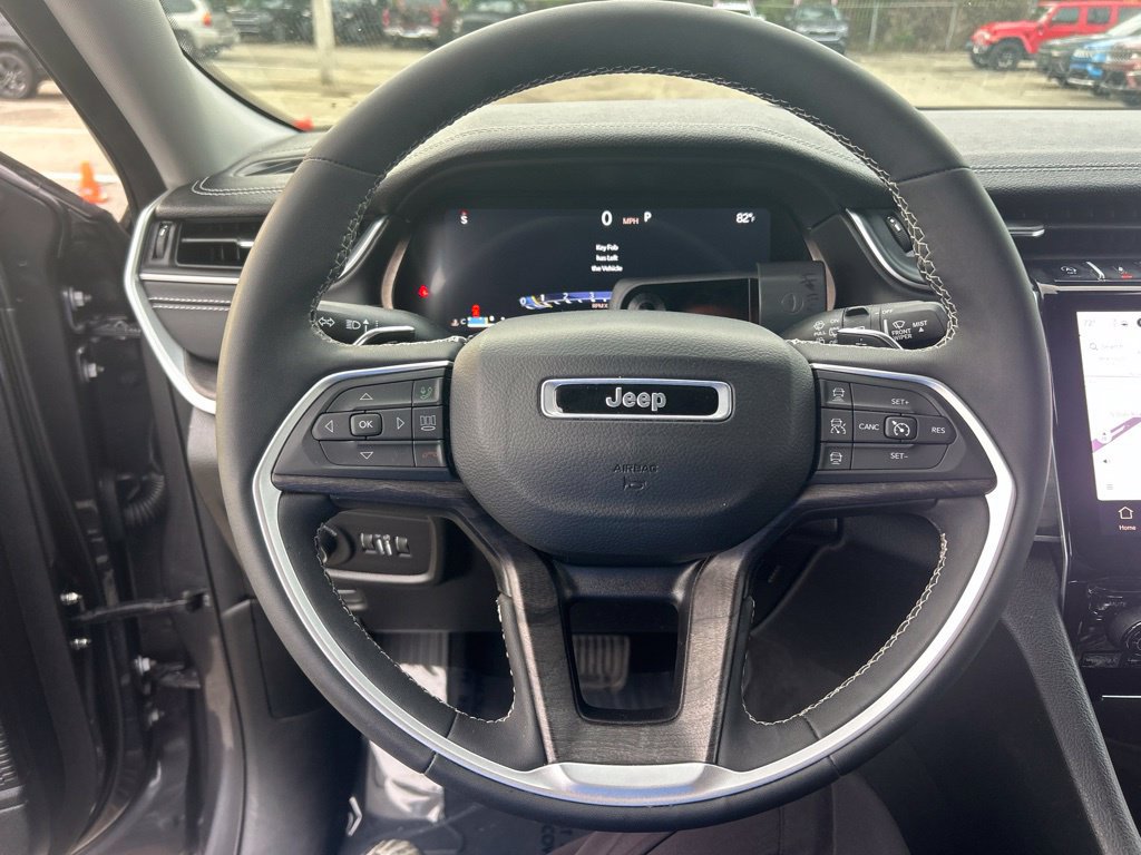 Certified 2023 Jeep Grand Cherokee L Limited w/ Luxury Tech Group II AWD/4WD image 16