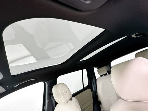 New 2025 Mercedes-Benz GLB 250 4MATIC image 22