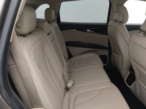 Used 2019 Lincoln Nautilus Reserve image 19