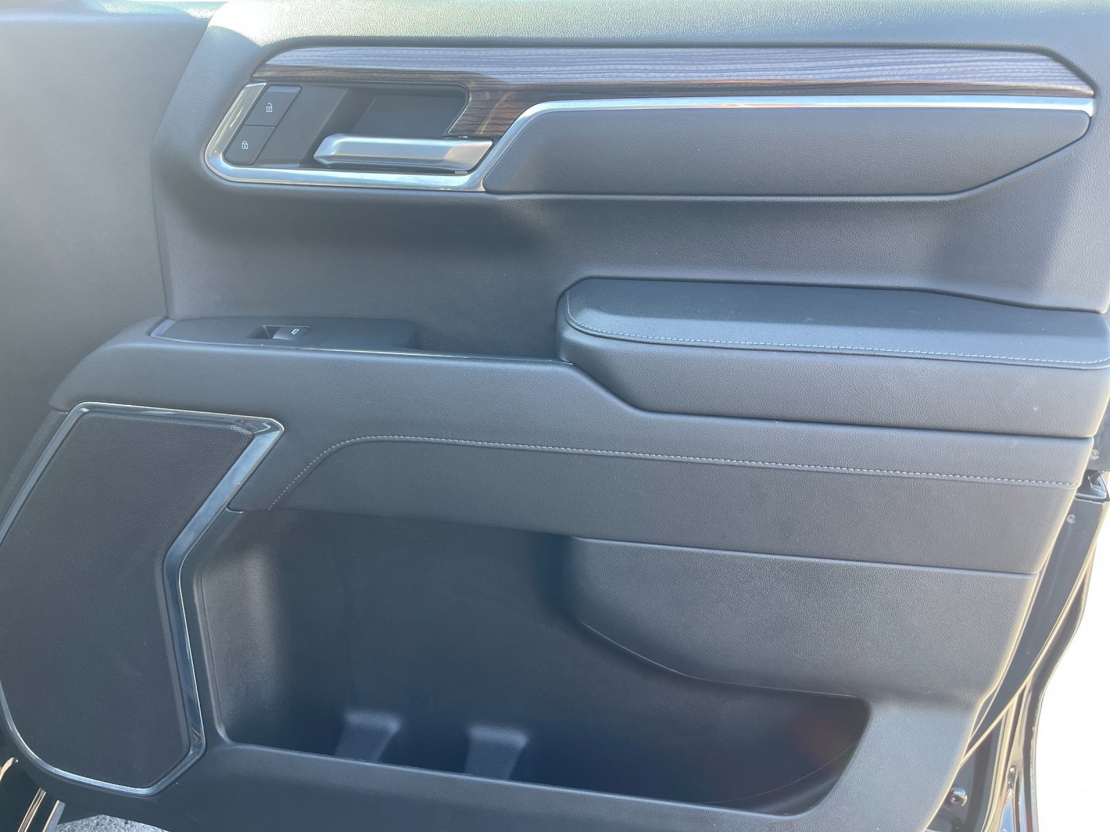 Used 2023 Chevrolet Silverado 1500 LT AWD/4WD image 20