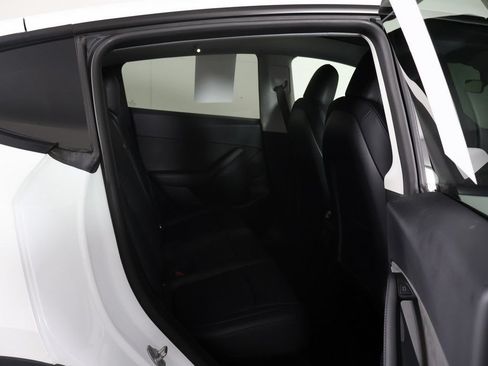 Used 2023 Tesla Model Y Long Range AWD/4WD image 35