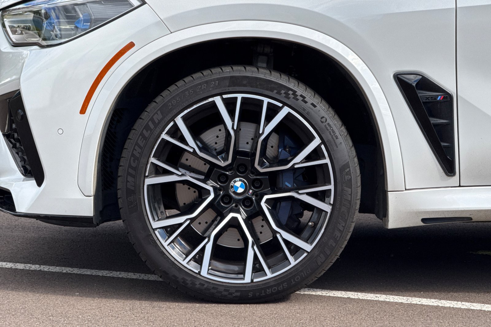 Used 2021 BMW X5 M w/ Competition Package AWD/4WD image 27