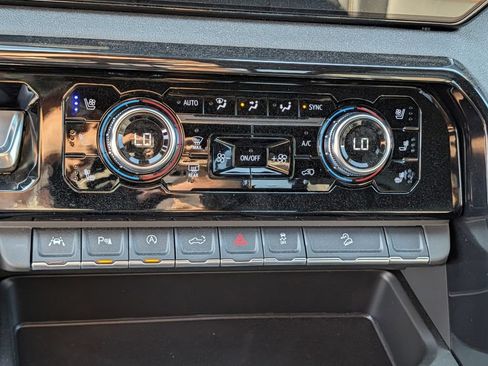 New 2026 GMC Sierra 1500 AT4 w/ AT4 Premium Package AWD/4WD image 19