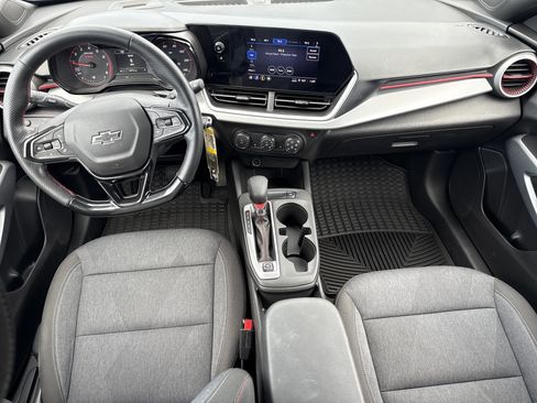 Used 2024 Chevrolet Trax RS FWD image 27