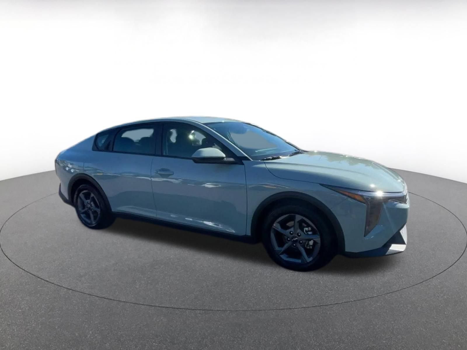 Used 2026 Kia K4 FWD image 2