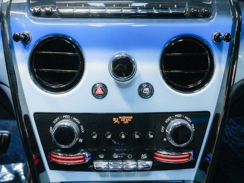 Used 2024 Rolls-Royce Cullinan Black Badge image 40