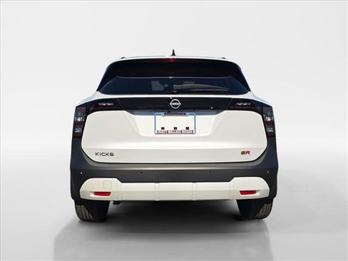 New 2026 Nissan Kicks SR FWD image 4