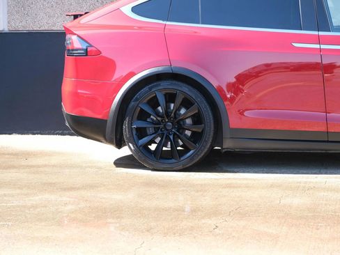 Used 2018 Tesla Model X 75D AWD/4WD image 12