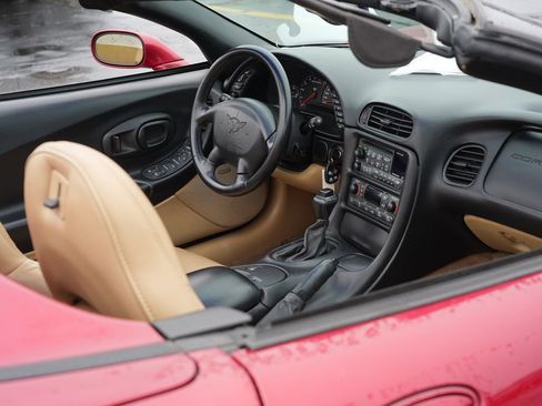 Used 2002 Chevrolet Corvette Convertible w/ Preferred Equipment Group2 image 23