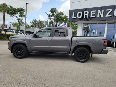 Used 2023 Nissan Frontier SV w/ Midnight Edition Package RWD image 8