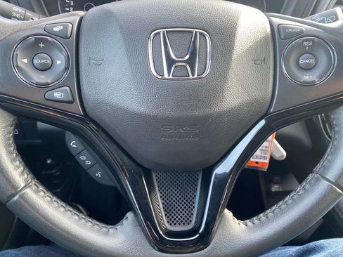 Used 2019 Honda HR-V Sport image 41