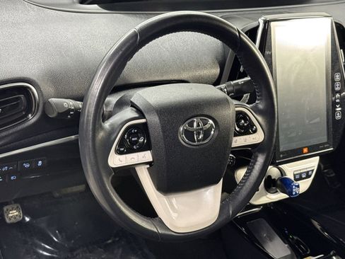 Used 2017 Toyota Prius Prime Advanced image 19