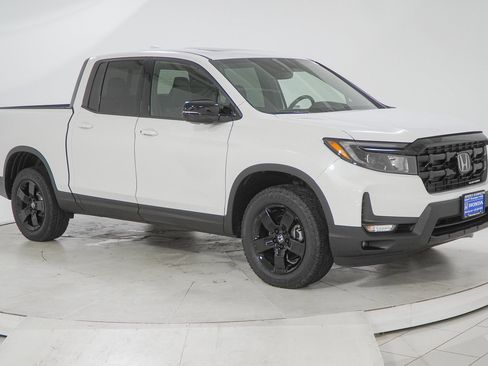 New 2026 Honda Ridgeline Black Edition image 10