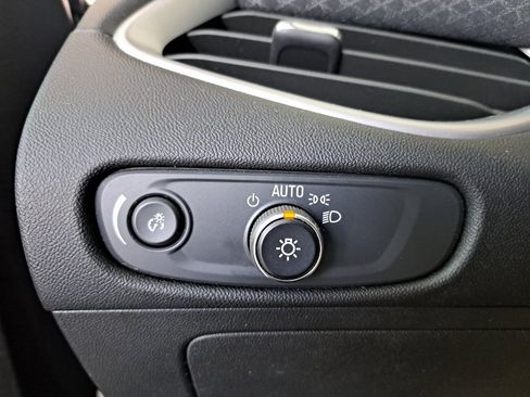 Used 2023 Chevrolet Malibu LT image 21