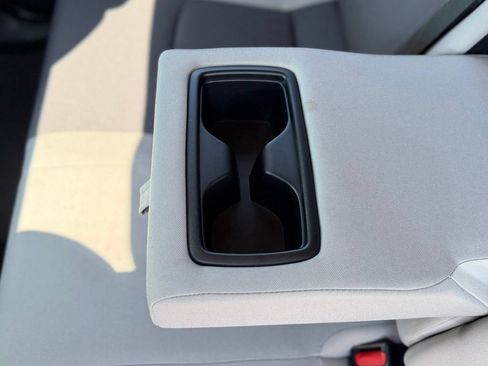 Used 2019 Toyota RAV4 XLE w/ Convenience Package AWD/4WD image 7