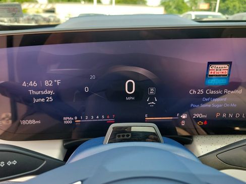Used 2025 Buick Enclave Avenir w/ Super Cruise Package FWD image 25