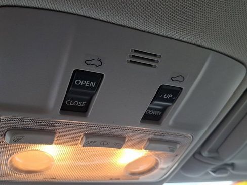 Used 2013 Toyota RAV4 Limited image 25