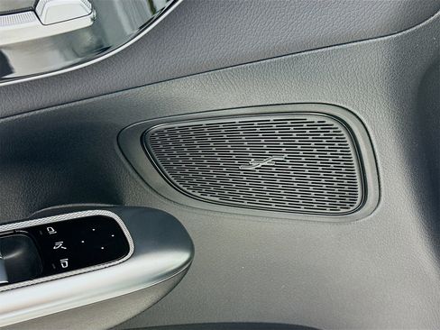 Certified 2025 Mercedes-Benz GLC 300 image 19