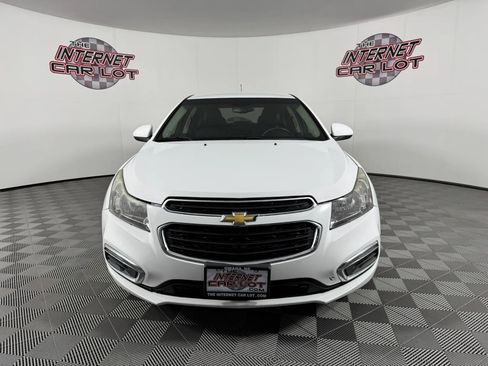 Used 2016 Chevrolet Cruze LT image 2