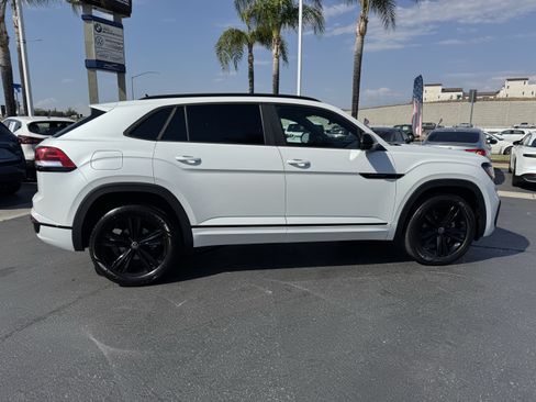 Used 2023 Volkswagen Atlas Cross Sport SEL R-Line AWD/4WD image 6