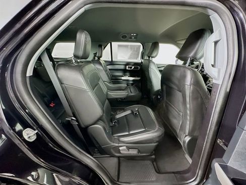 Certified 2022 Ford Explorer XLT w/ Equipment Group 202A image 35