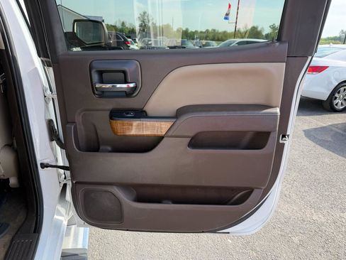 Used 2018 GMC Sierra 1500 SLT AWD/4WD image 18