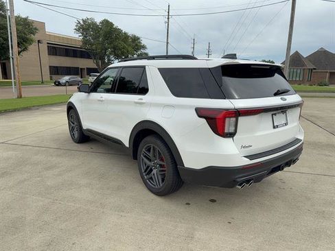 Used 2025 Ford Explorer ST w/ Sun And Sound Package AWD/4WD image 5