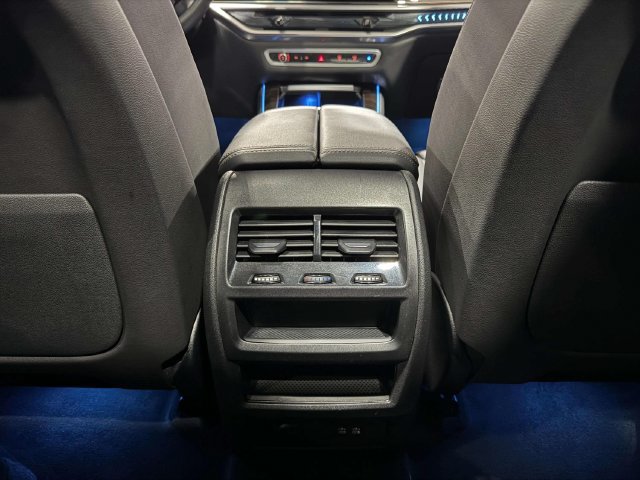 Used 2026 BMW X5 xDrive40i AWD/4WD image 21