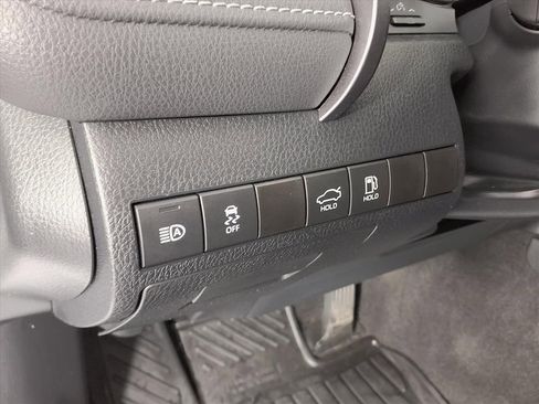 Used 2020 Toyota Camry XSE image 19