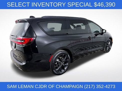 New 2026 Chrysler Pacifica Limited w/ S Appearance Package image 7