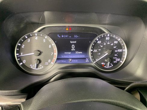 Used 2022 Nissan Titan SV AWD/4WD image 22