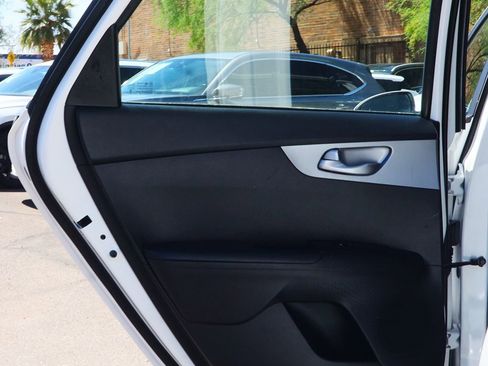 Used 2023 Kia Forte LXS w/ LXS Technology Package image 31