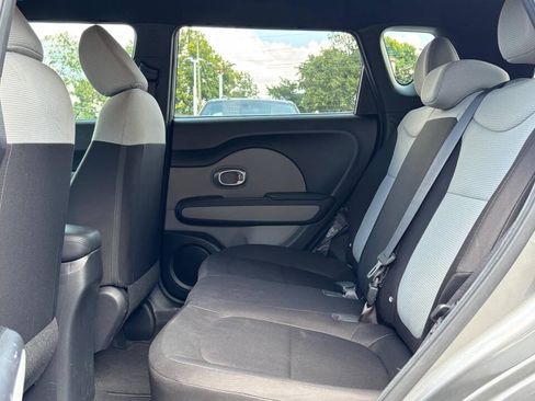 Used 2016 Kia Soul w/ Convenience Package FWD image 12