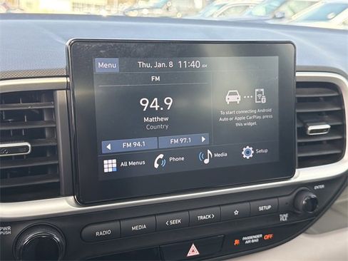 Used 2023 Hyundai Venue SEL image 29