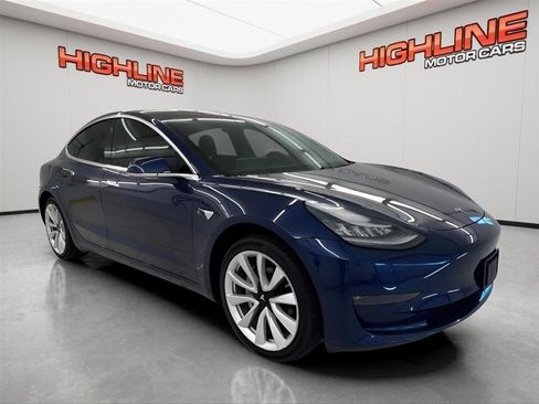 Used 2018 Tesla Model 3 Mid Range RWD image 3