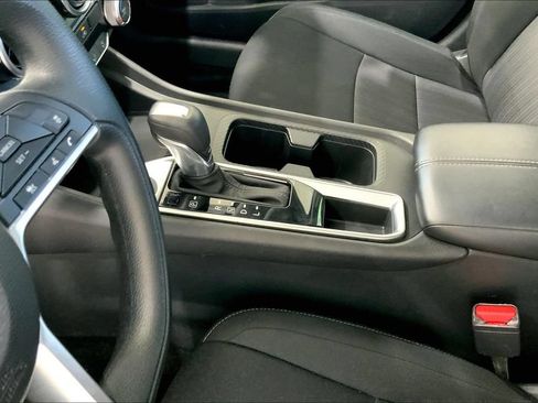 Used 2024 Nissan Sentra SV FWD image 13