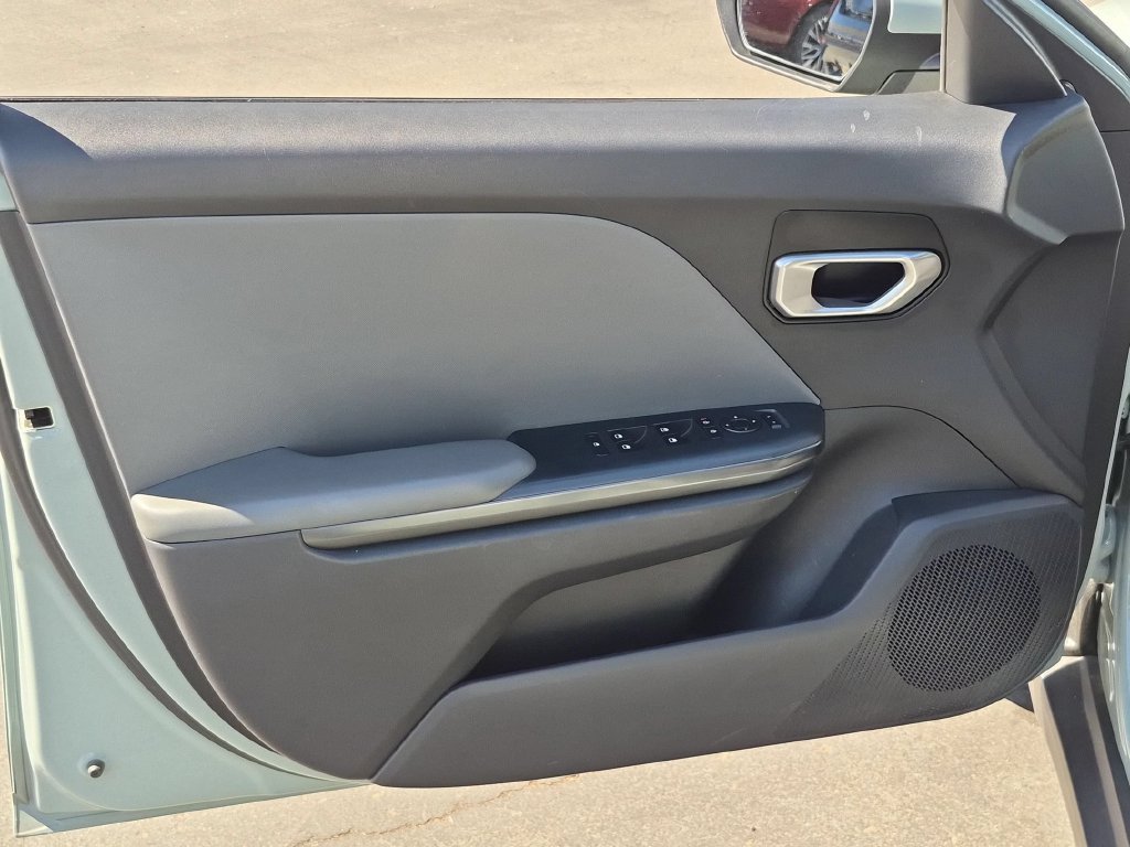 Used 2025 Kia K4 FWD image 11