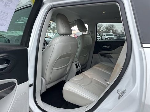 Certified 2019 Jeep Cherokee Limited image 25