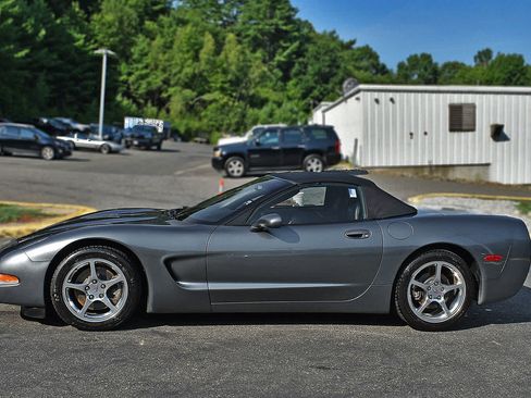 Used 2003 Chevrolet Corvette Convertible w/ Preferred Equipment Group1 RWD image 5