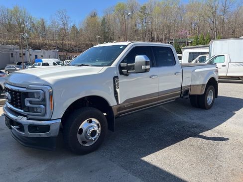 Used 2023 Ford F350 Lariat w/ Lariat Ultimate Package image 6