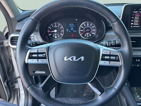 Used 2022 Kia Telluride EX w/ EX Premium Package AWD/4WD image 13